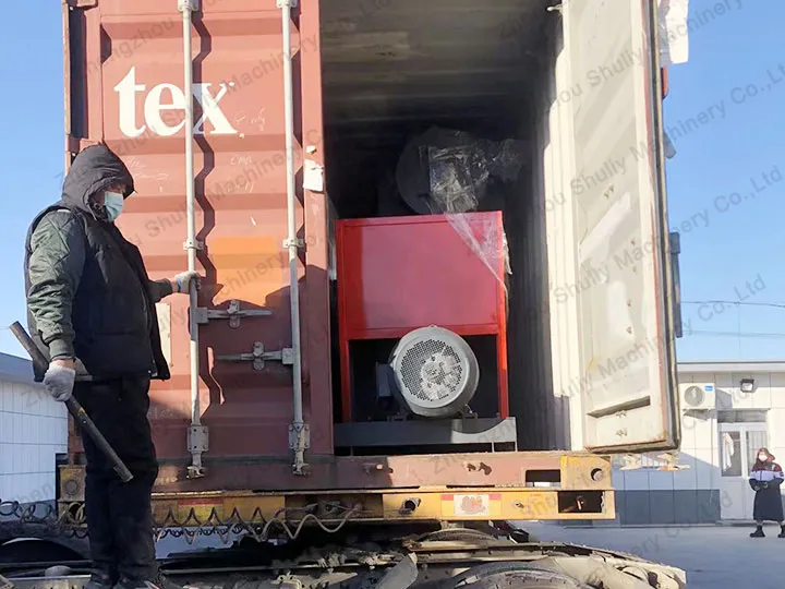 Chargement et livraison d'une ligne de lavage de bouteilles PET au Mozambique