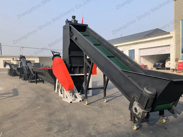 plastic bottle recycling plant