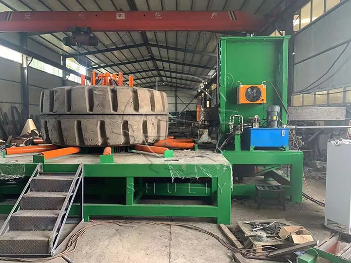 Large OTR Tire Sidewall Cutting Machine