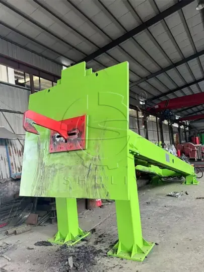 OTR tyre debeader