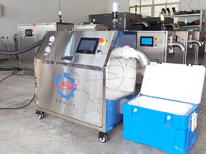 آلة حبيبات الثلج الجاف وصندوق الثلج الجاف