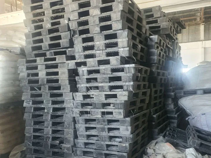Plastic pallets