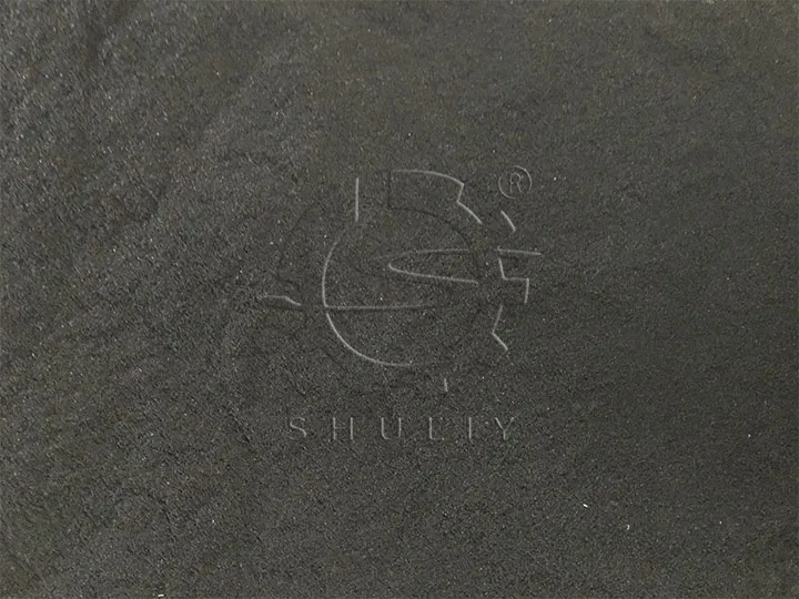 Clean rubber powder after fiber separation